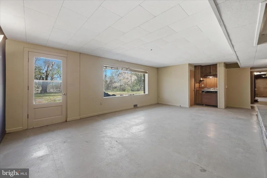 Photo of 2517 FIVE POINTS ROAD