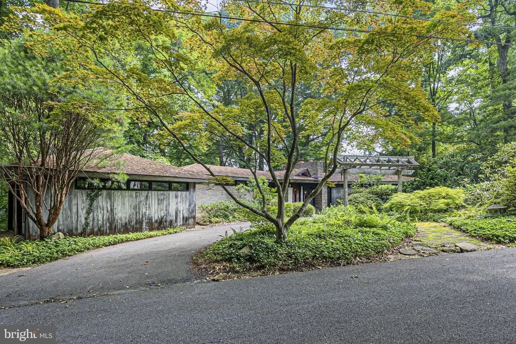 Photo of 2 BUTTONWOOD LANE