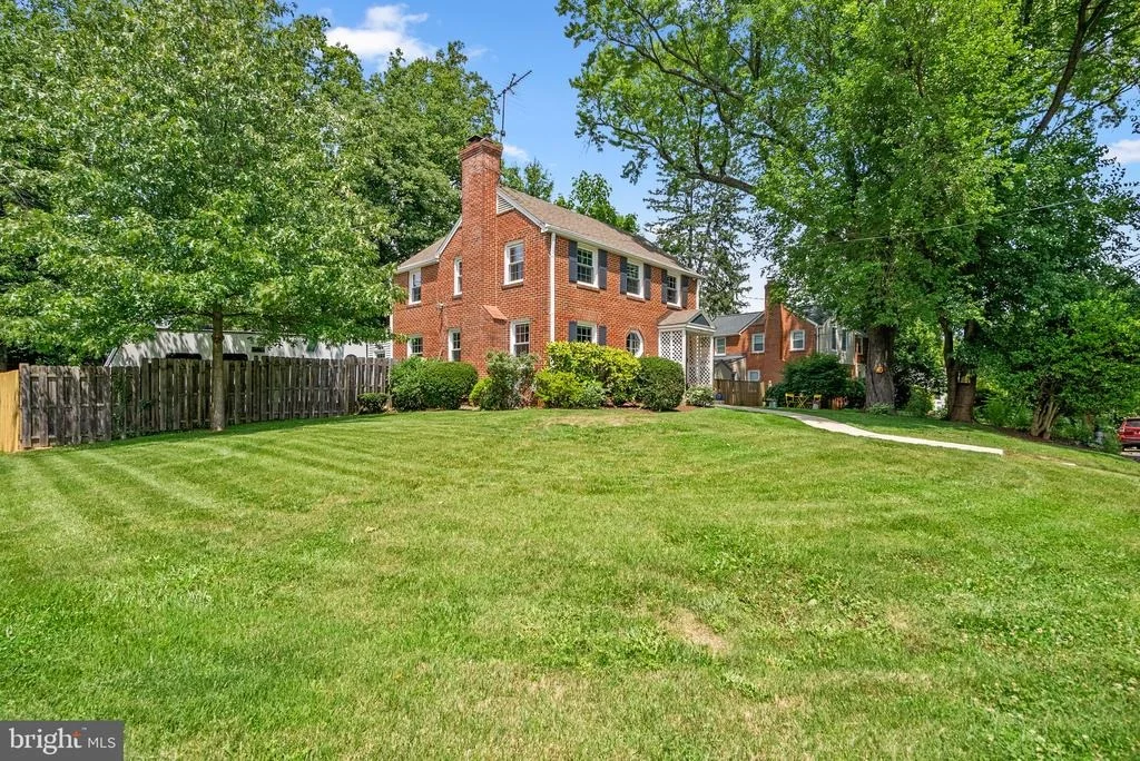 Photo of 1709 WHITE OAK DRIVE