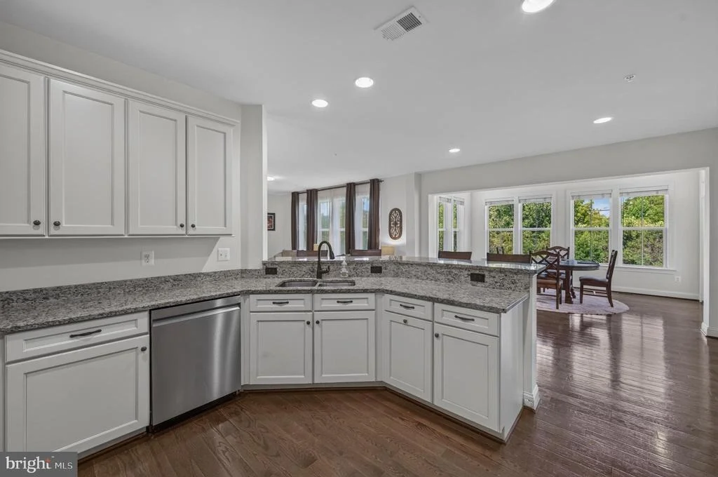Photo of 1315 VOLUNTEER DRIVE