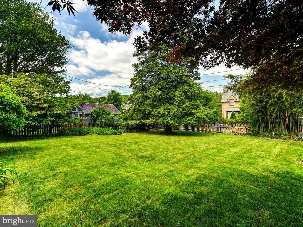 Photo of 326 SAINT DUNSTANS ROAD