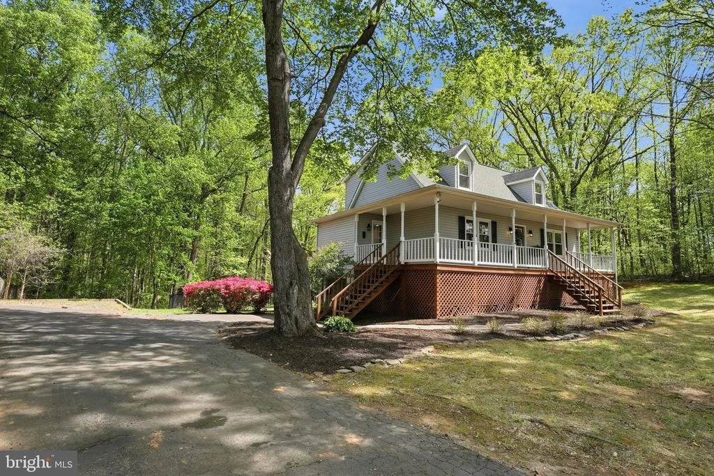 Photo of 3229 COLVIN ROAD