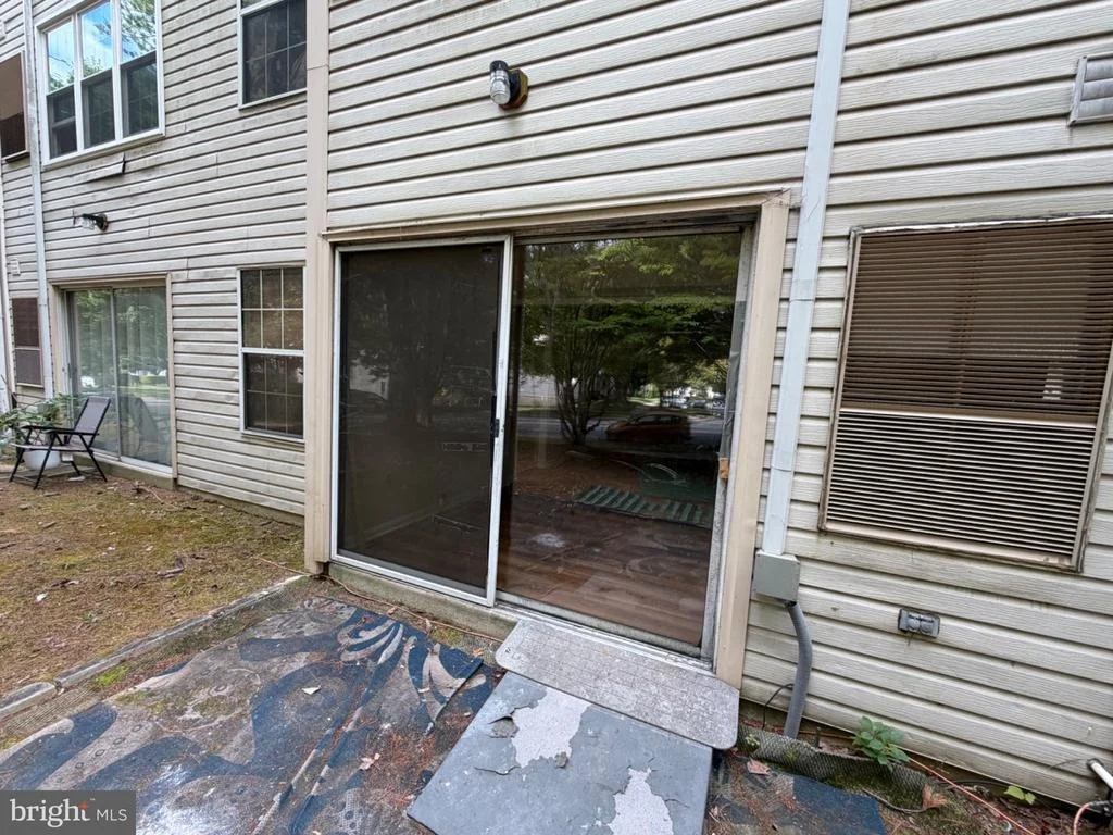 Photo of Unit 12CA at 2403 NORMANDY SQUARE PLACE
