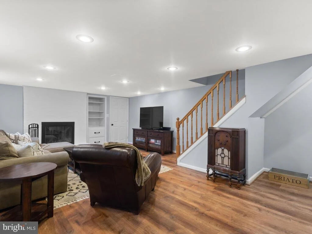 Photo of 7405 HILLTOP DRIVE