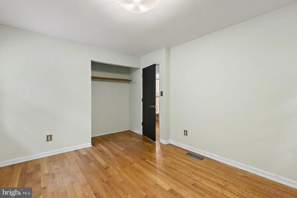 Photo of 3005 SYCAMORE COURT