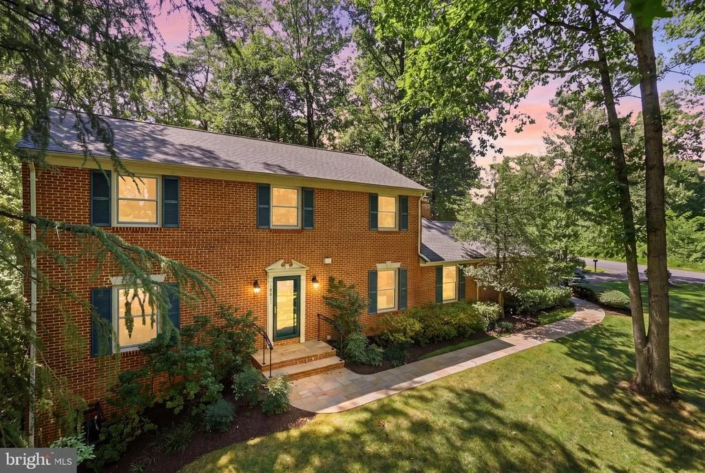 Photo of 10811 MIDSUMMER DRIVE
