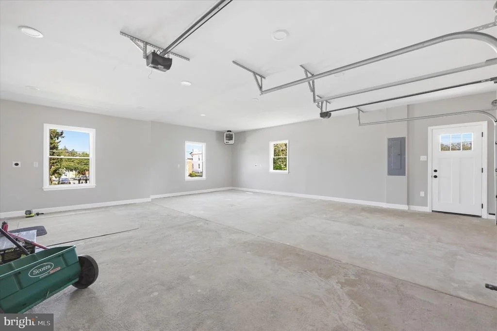 Photo of 403 W WILSON BOULEVARD