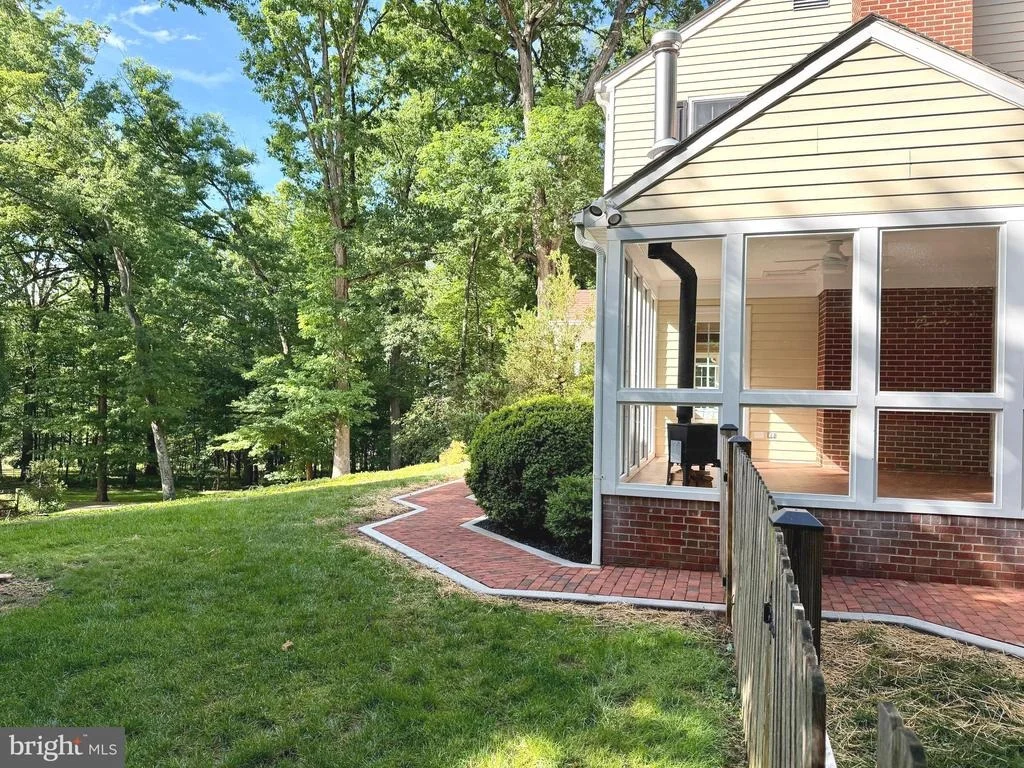 Photo of 15720 COMUS ROAD