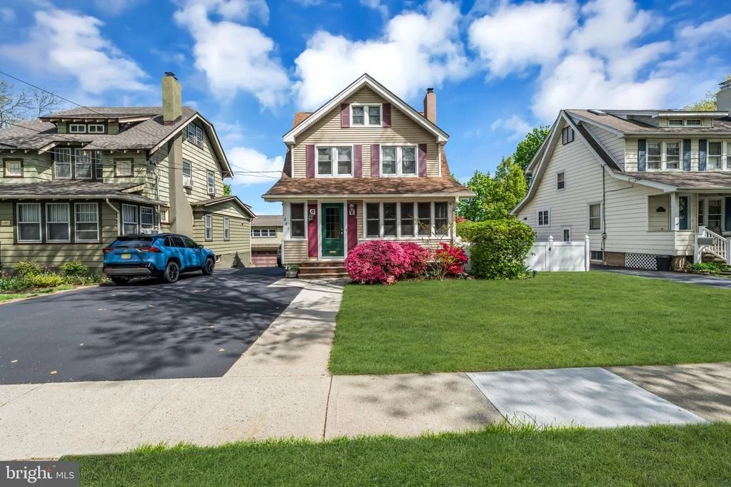 Photo of 1281 LONGFELLOW AVE