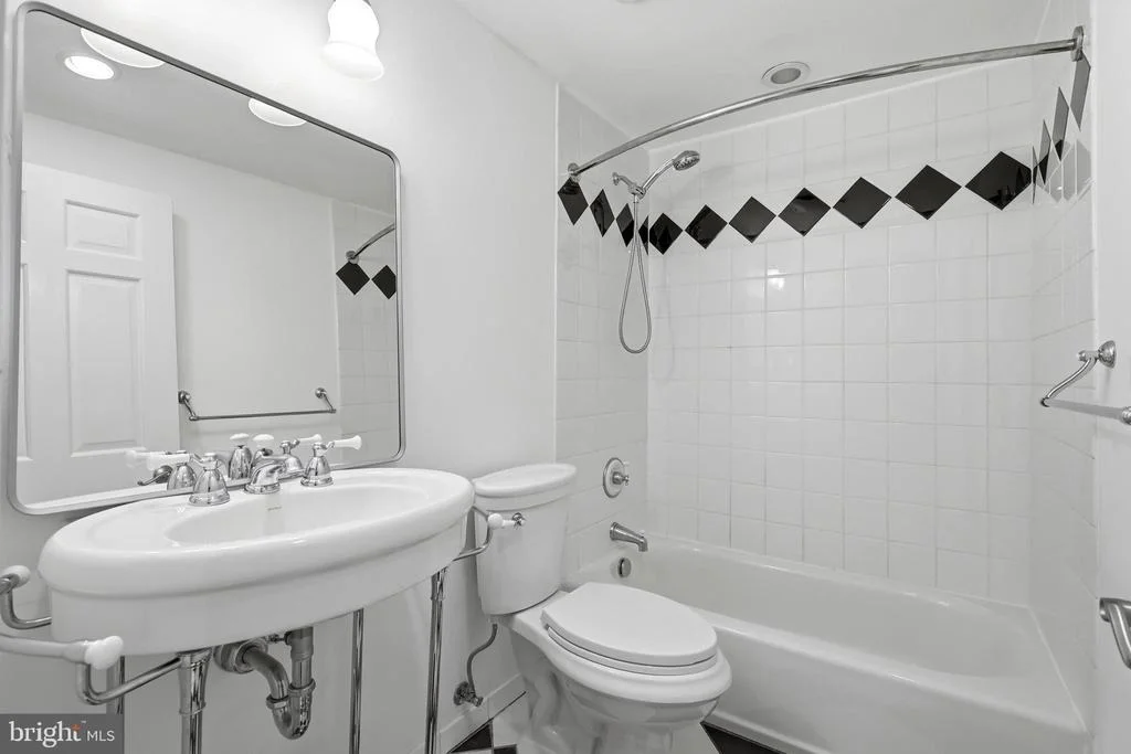 Photo of 636 BAY GREEN DRIVE
