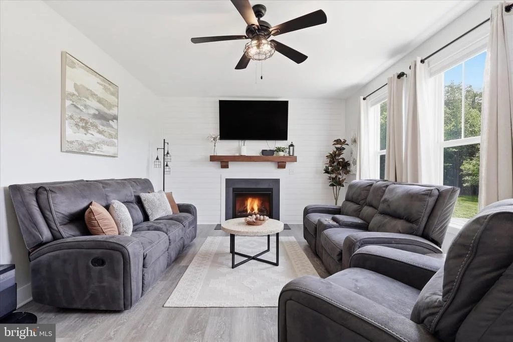 Photo of 9404 ROBERT E LEE DRIVE