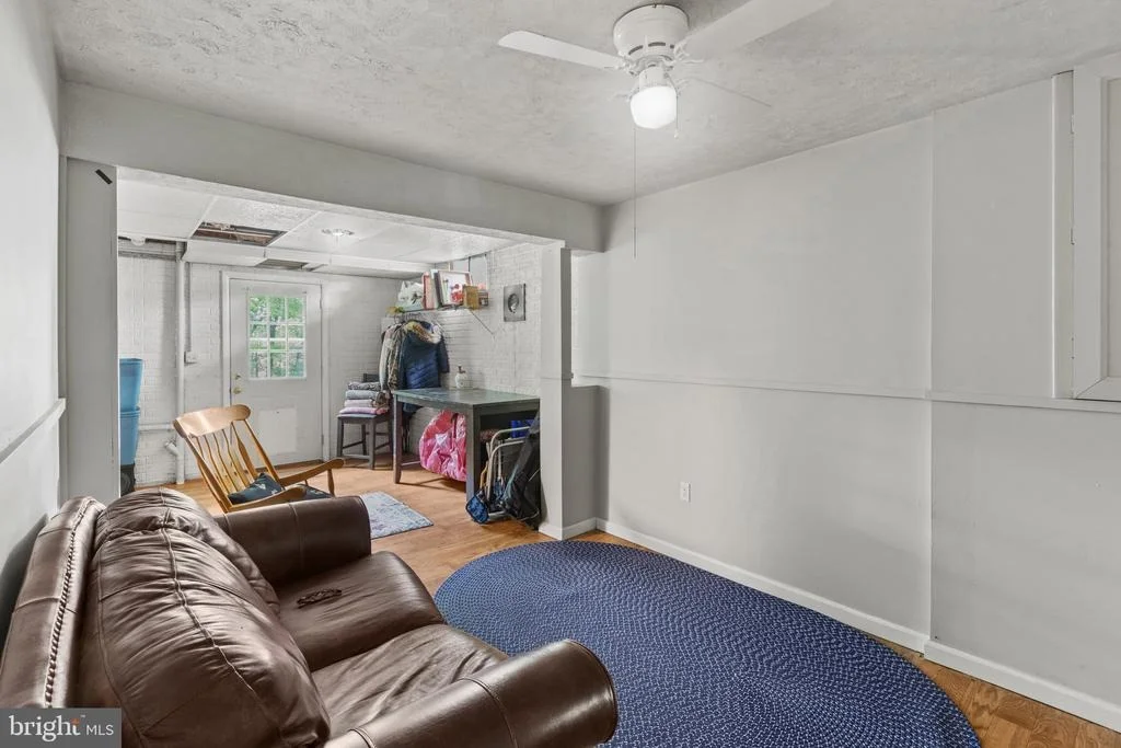 Photo of 1304 NAUGAHYDE ROAD