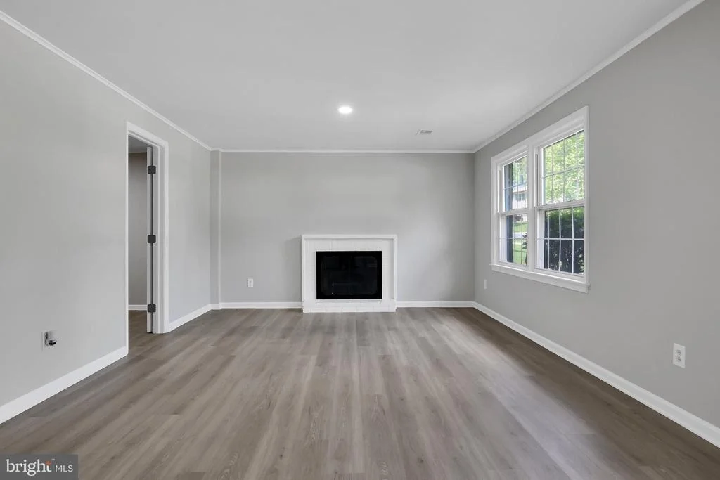 Photo of 833 LOXFORD TERRACE