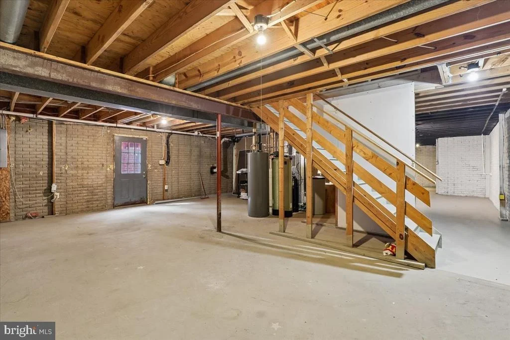 Photo of 8253 HONEYSUCKLE ROAD