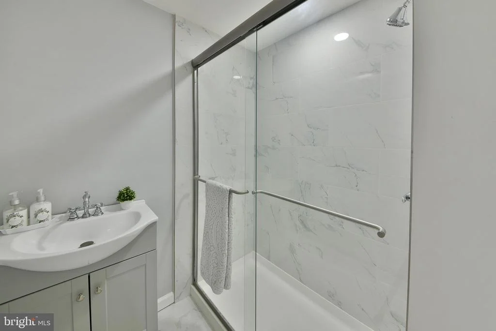 Photo of 8 WINDOVER LANE