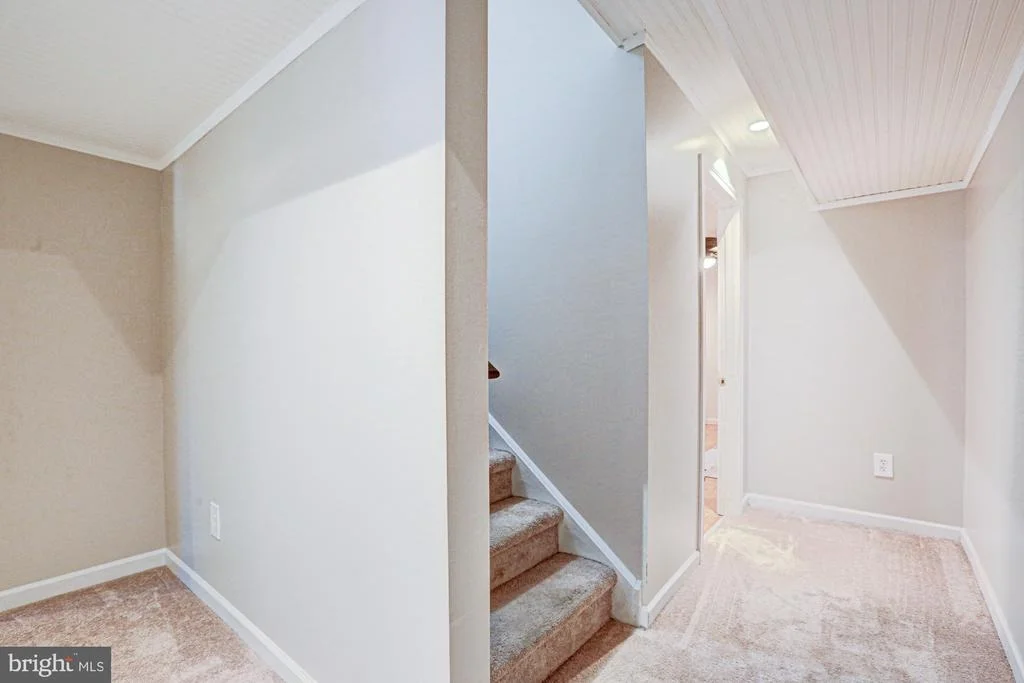 Photo of 119 N MEADOW DRIVE