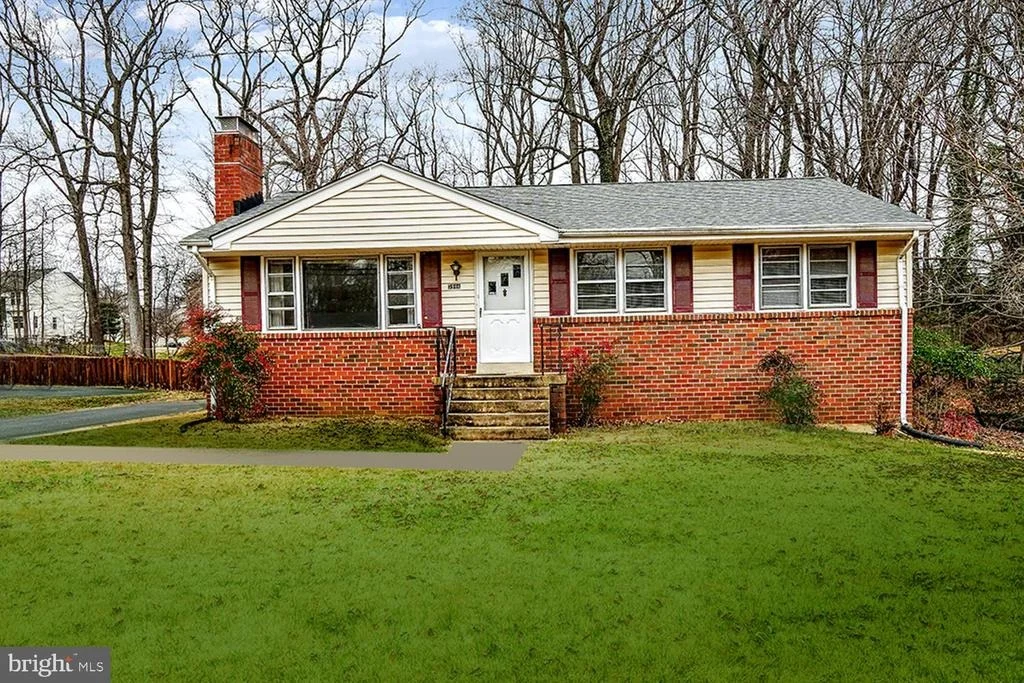 Photo of 5906 PARKWAY DRIVE