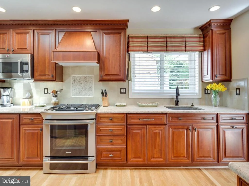 Photo of 1827 DEER DRIVE