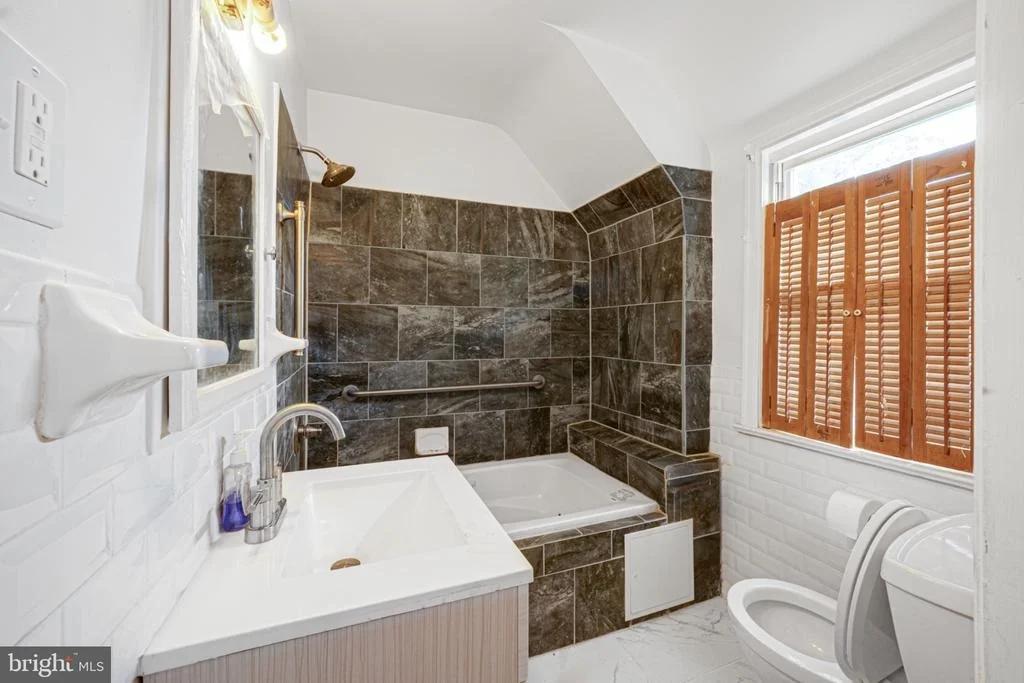 Photo of 1124 45TH PLACE SE