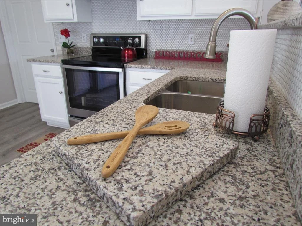 Photo of 431 EVELYNDALE DRIVE