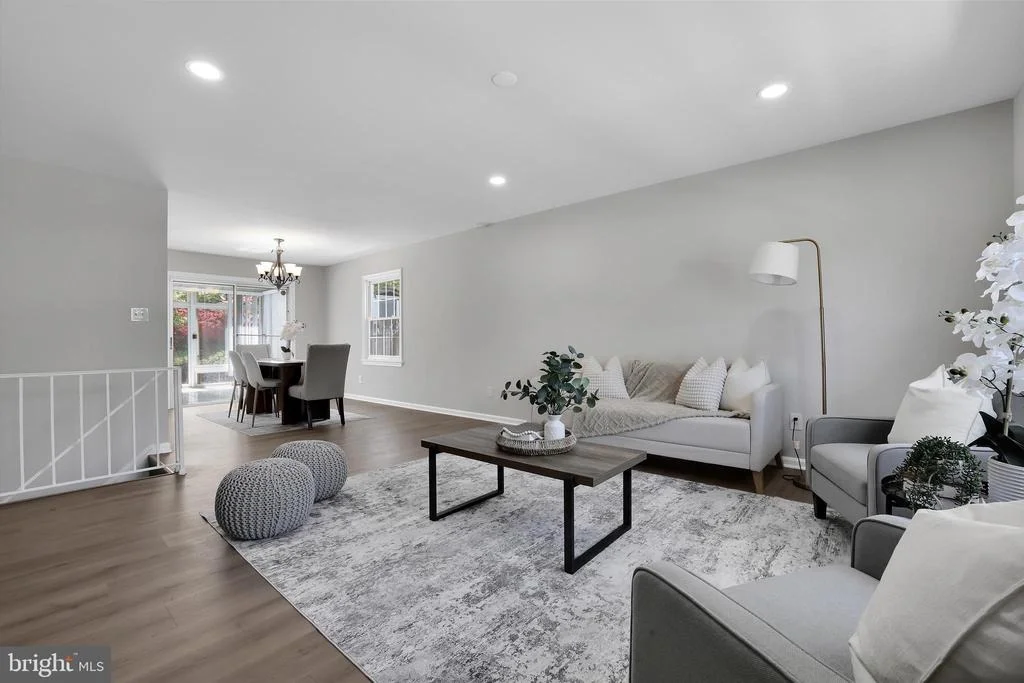 Photo of 833 LOXFORD TERRACE