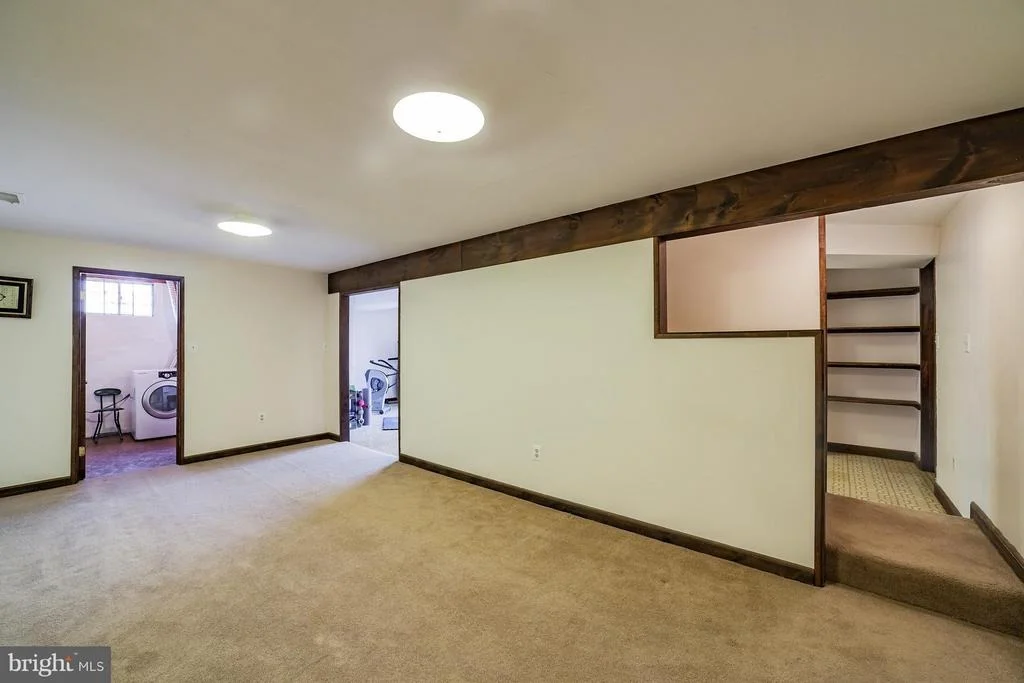 Photo of 8917 ROUNDLEAF WAY