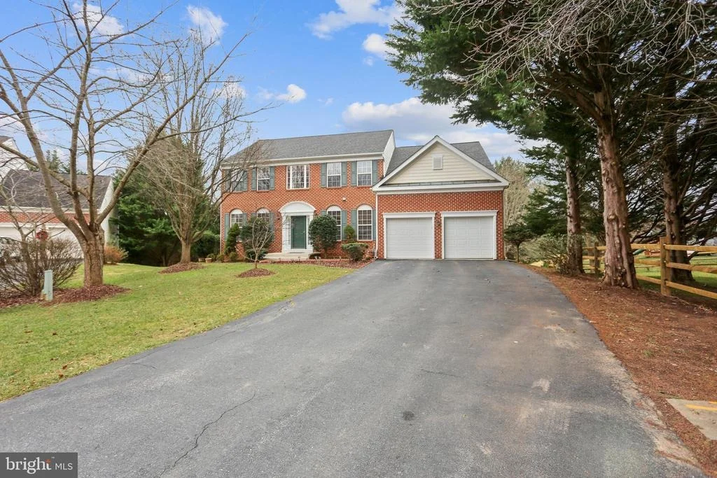 Photo of 8203 STRINGFELLOW PLACE