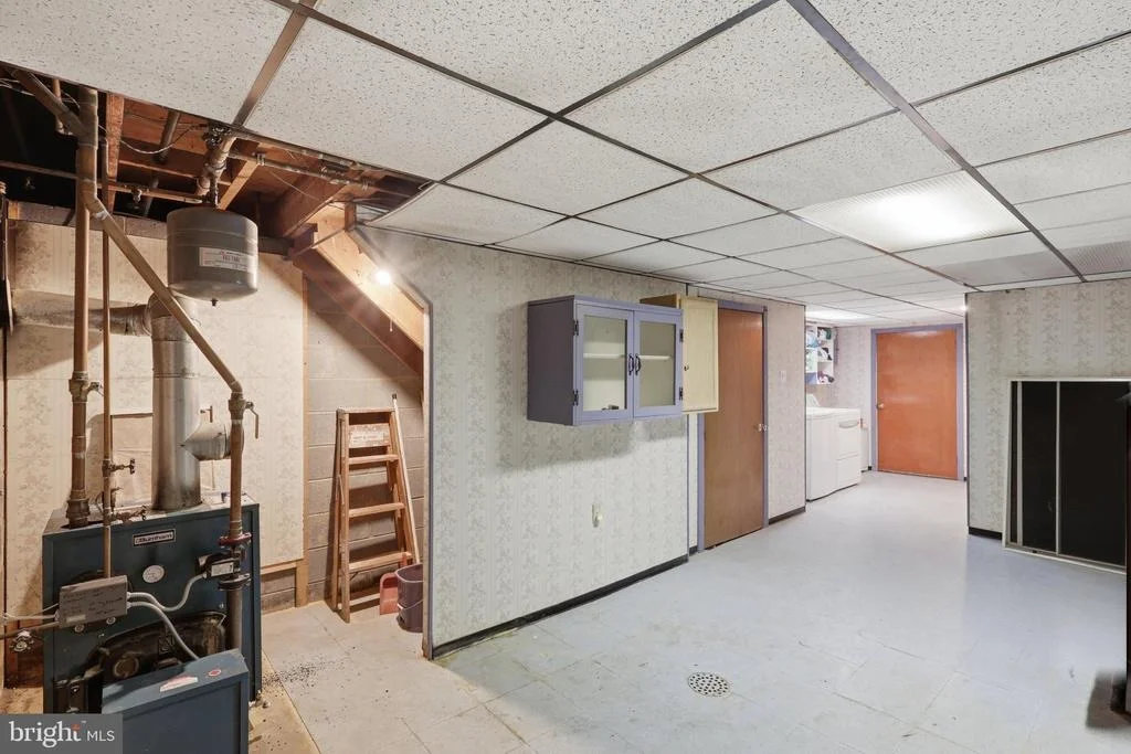 Photo of 5893 AMBAU ROAD
