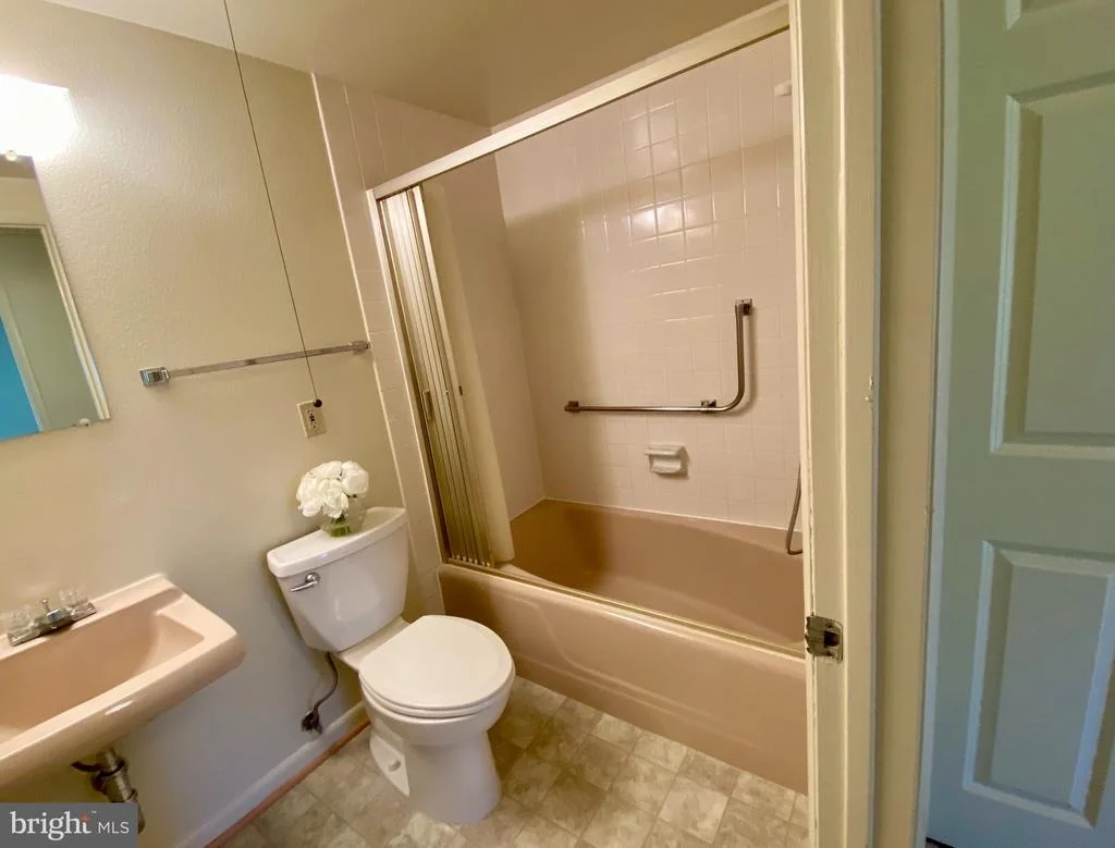 Photo of Unit 101C at 3640 GLENEAGLES DRIVE