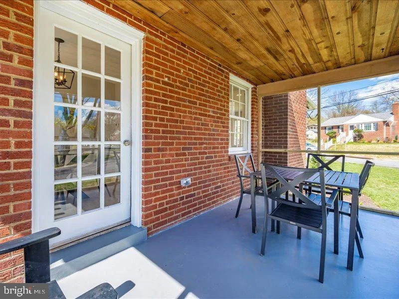 Photo of 10700 JAMAICA DRIVE