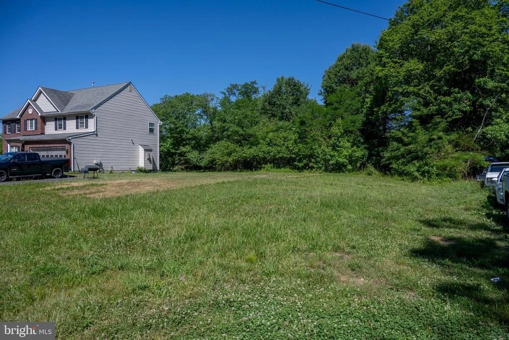 Photo of 8302 DYSON ROAD