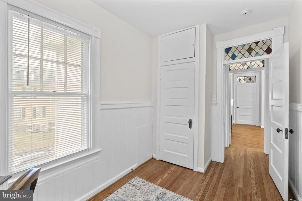 Photo of 702 DEEPDENE ROAD