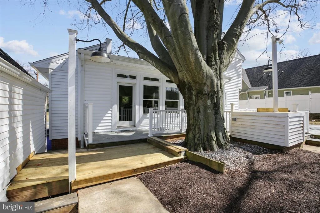 Photo of 10412 EDGEWOOD AVENUE