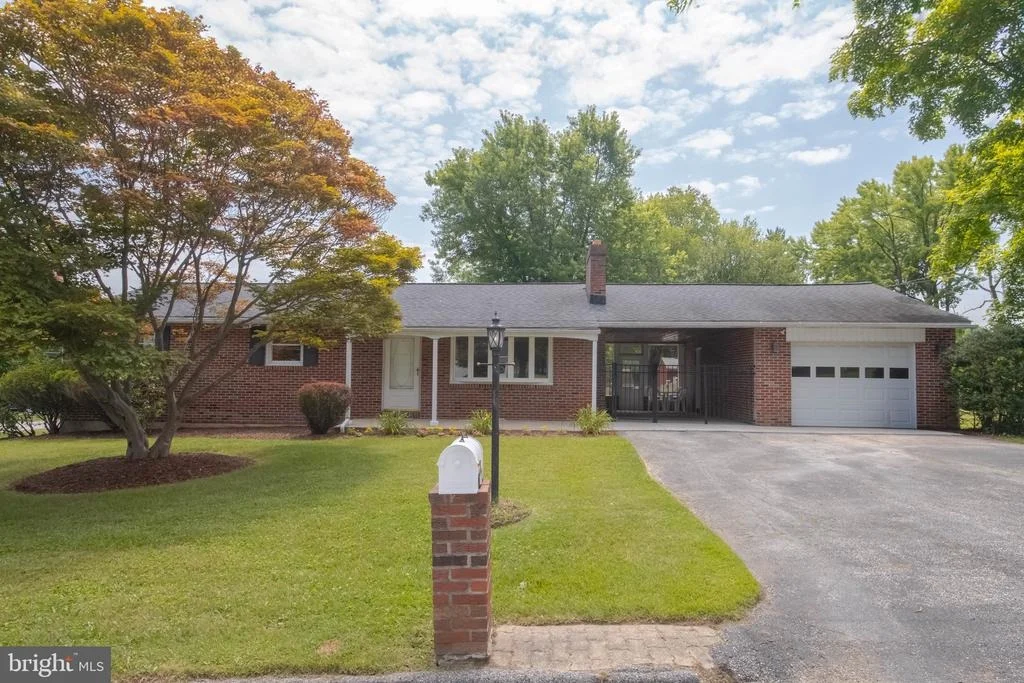 Photo of 9825 RICHLYN DRIVE