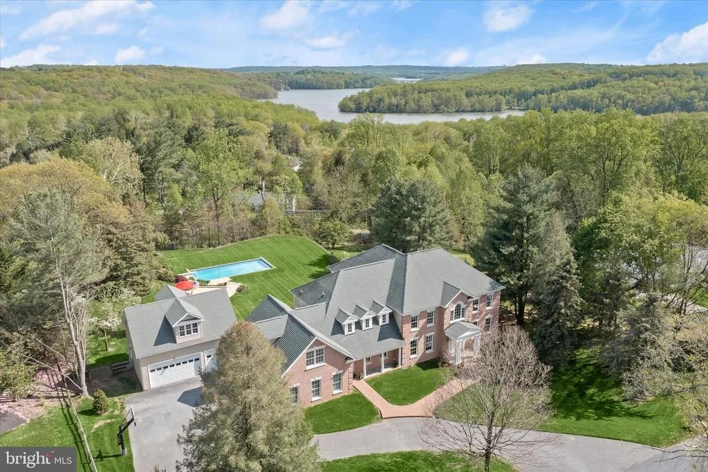 Photo of 2606 BRIGADOON ROAD