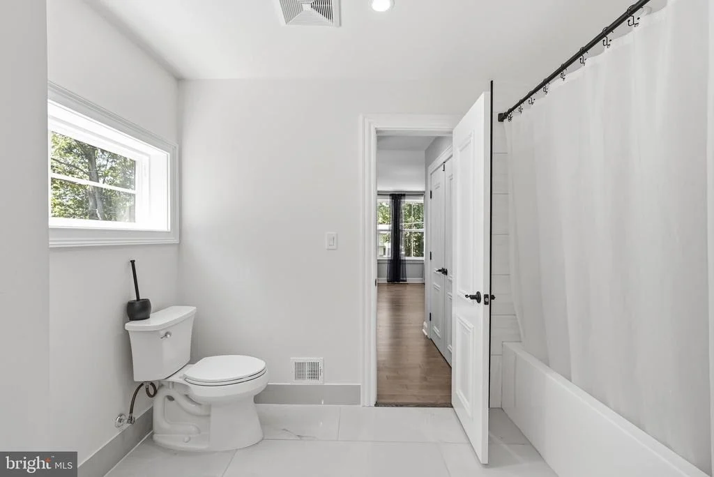 Photo of 1211 LINTON LANE