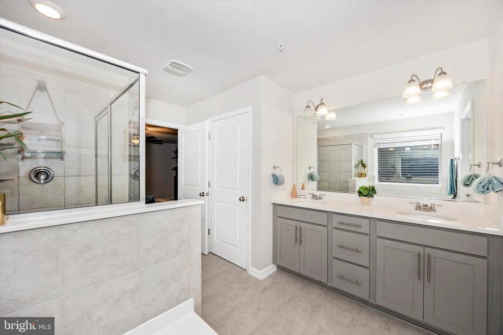 Photo of 5613 ZOE LANE
