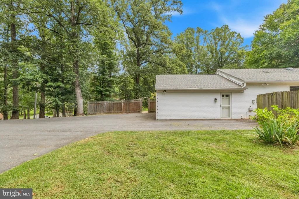 Photo of 5238 GRAYSTONE ROAD