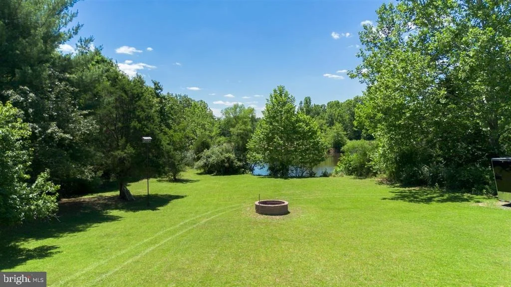Photo of 1618 EAGLE SCHOOL ROAD