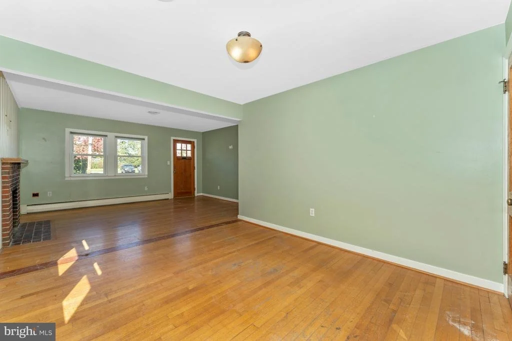 Photo of 406 LEE PLACE