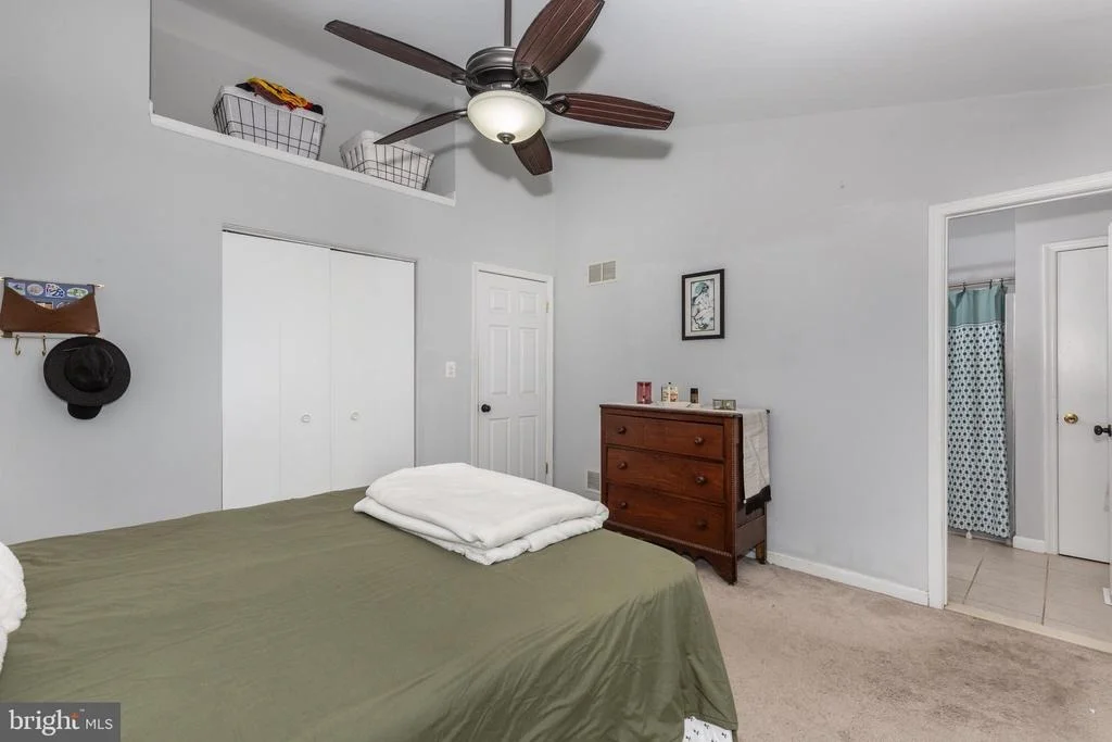 Photo of 596 FOOTPATH COURT
