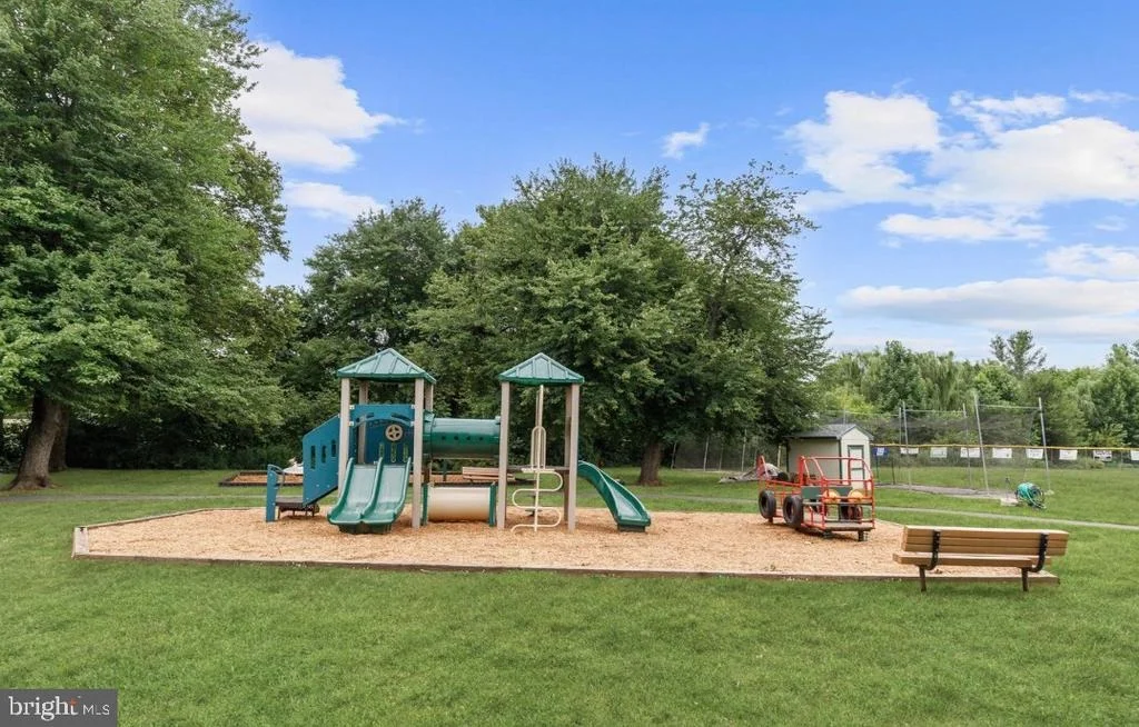 Photo of 6903 GREENVALE COURT
