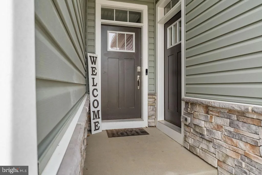 Photo of 5196 NEWPORT CIRCLE