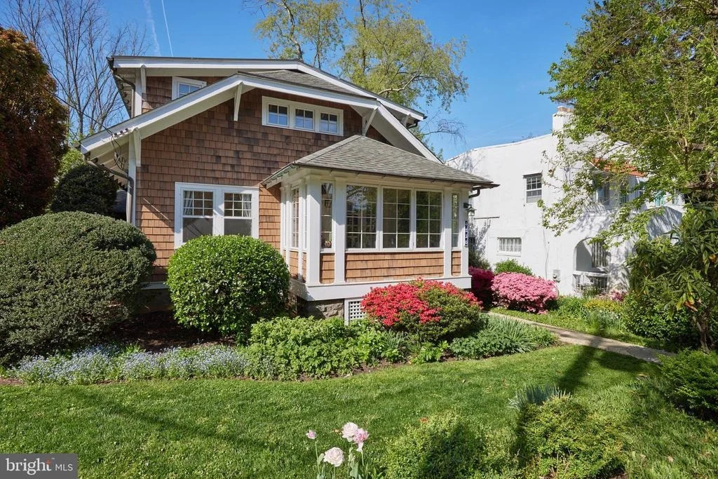 Photo of 4236 RIVER ROAD NW