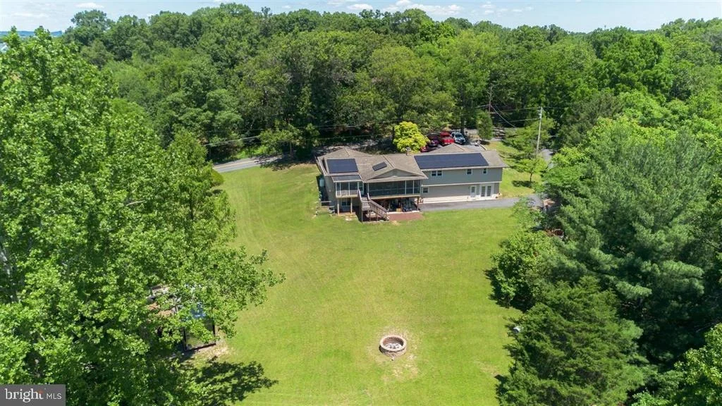 Photo of 1618 EAGLE SCHOOL ROAD