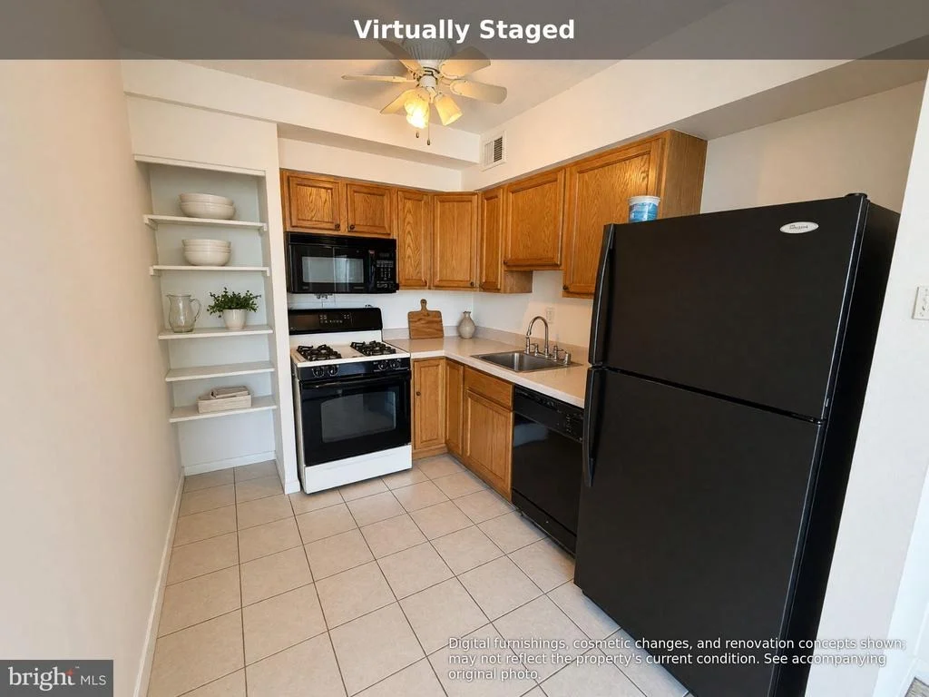 Photo of Unit 708 at 4410 OGLETHORPE STREET