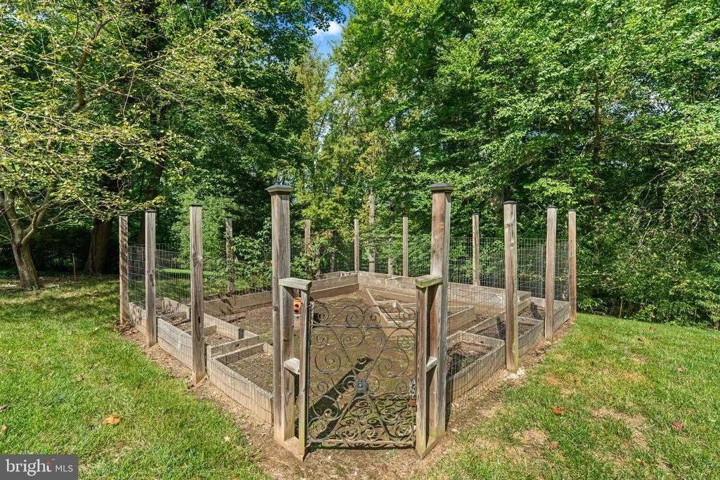 Photo of 6521 DARNALL ROAD