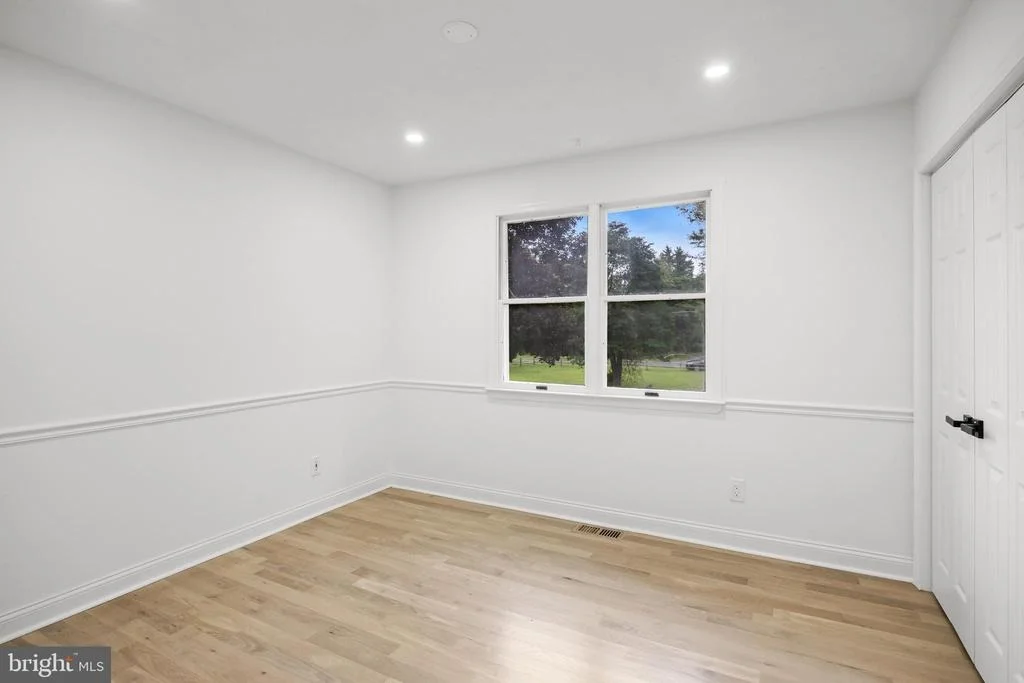 Photo of 719 KETTLE RUN ROAD