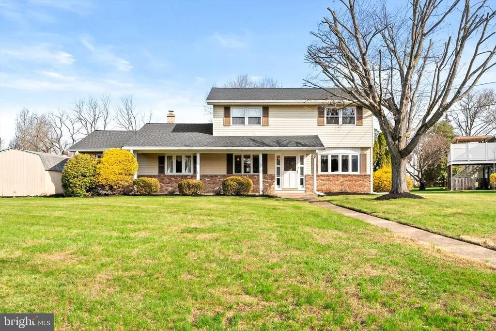 Photo of 2 ROCKLEIGH DRIVE