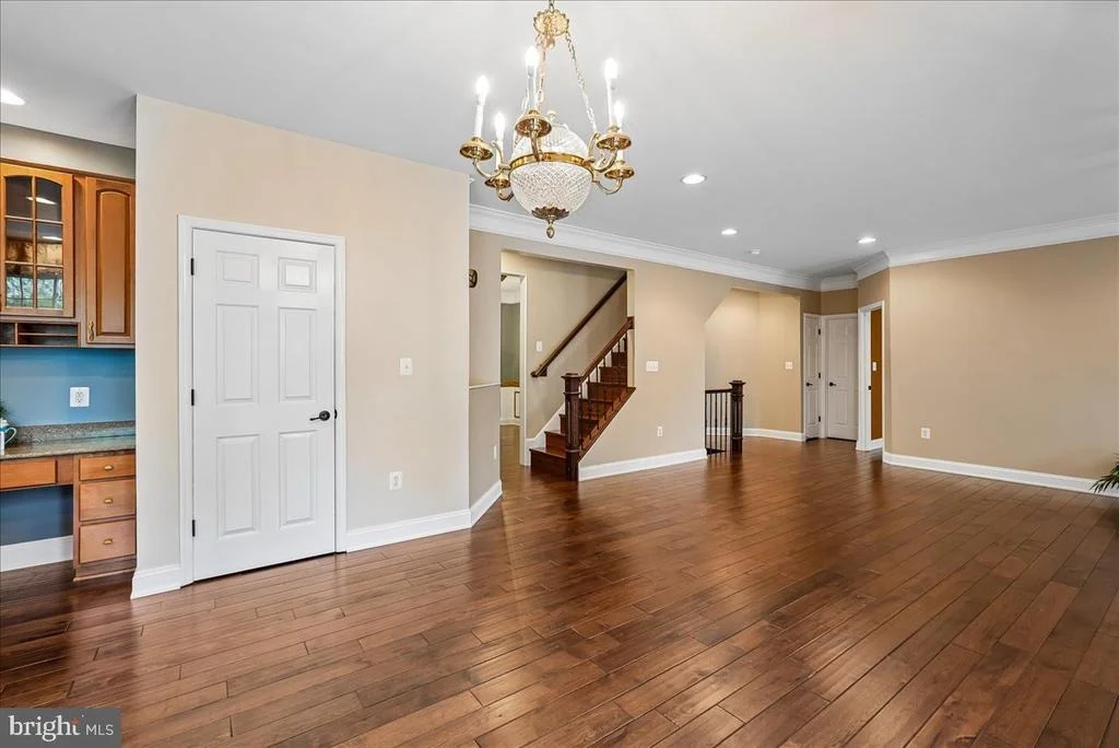 Photo of 320 N CONSTITUTION WAY